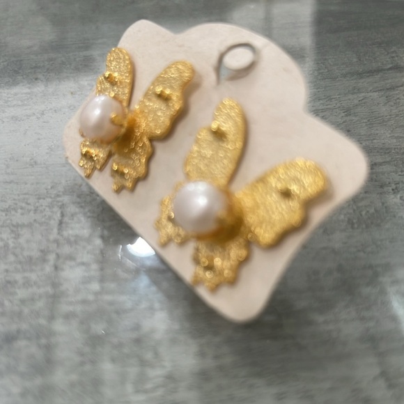 Butterfly Pearl earrings - Picture 3 of 4